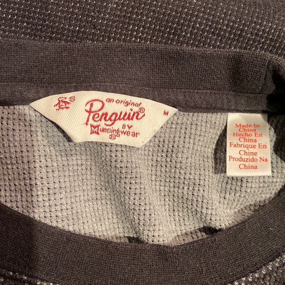 Mens crewneck by Penguin in medium. - Picture 3 of 4